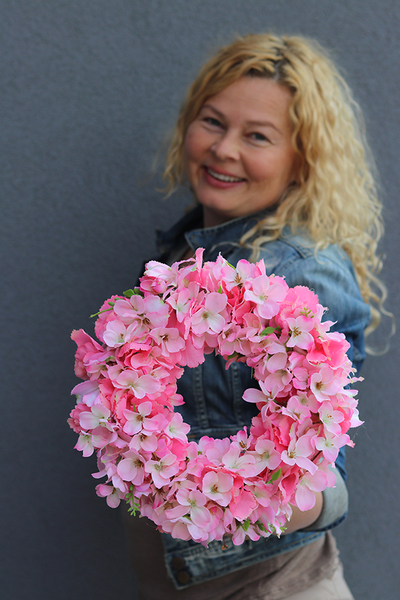 bogaty różowy wianek z kwiatów jabłoni, Jabłonka Pinkletta, śr.28cm  