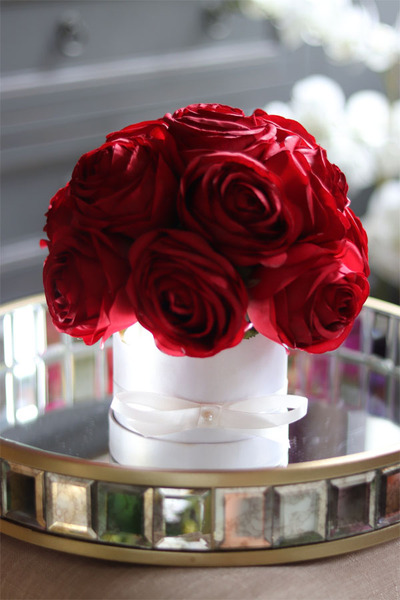 elegancki flowerbox z czerwonymi różami, Valerie, wym. 24x24cm 