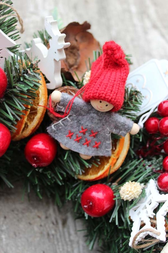 Dzieciaczki w Święta, świąteczny wianek / stroik o śr.40cm