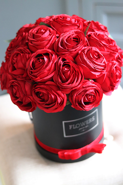 box Walenty, elegancka kompozycja kwiatowa na prezent, wys.29cm