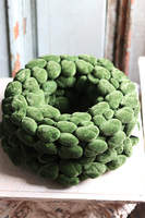 dekoracyjny wianek z ciemnego Mchu, śr.30cm