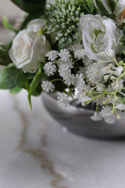 Aguenda, kompozycja kwiatowa w stylowej lustrzanej donicy, wys.20cm