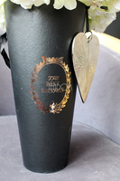 kompozycja kwiatowa / bukiet Flowerbox Roses Sand, wys.43cm