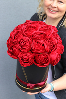 flowerbox Red Love, elegancka kompozycja kwiatowa na prezent, wys.29cm