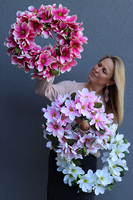 Magnolia Pink, wianek z kwiatów magnolii, śr.45cm