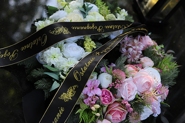 Różowa Magia, wieniec pogrzebowy / wiązanka nagrobna ze wstęgą, śr.50cm.