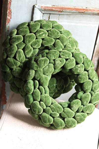 dekoracyjny wianek z ciemnego Mchu, śr.30cm