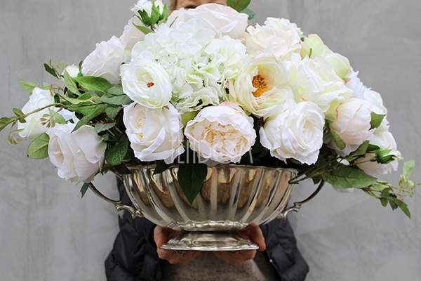 Cremona kompozycja kwiatowa w cynowanym ekskluzywnym naczyniu, dł.kompozycji 67 cm, wys.45 cm