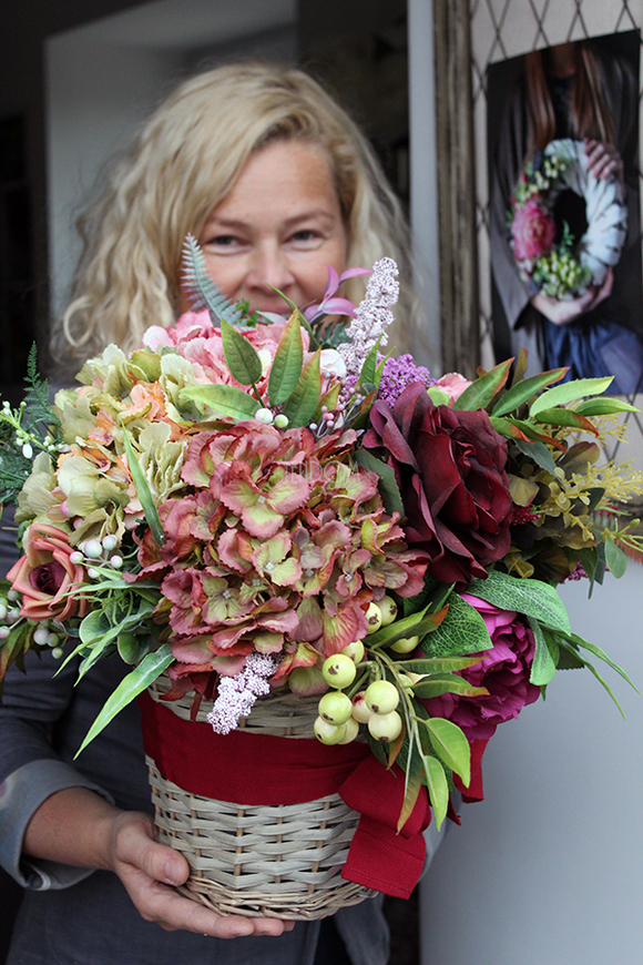 jesienna kompozycja kwiatowa / bukiet w koszu Nostalgia, wys.37cm, szer.35cm