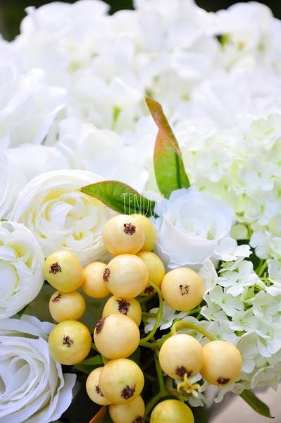 kompozycja kwiatowa Emilie mniejsza, wys.28cm