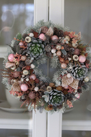 elegancki wianek zimowy, Sukulentas Pudrovy Róż, wym.28cm