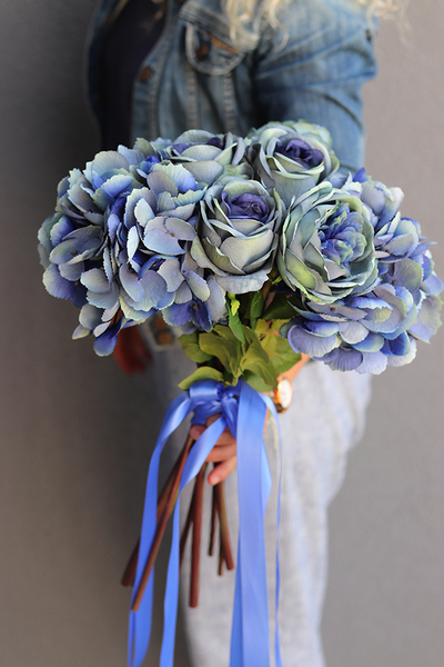 niebieski bukiet róż i hortensji, Rosallia Blue, dł.52cm 