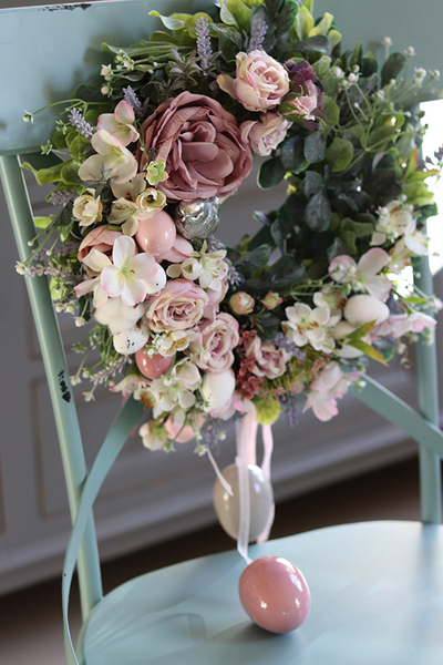 Fiolettina, wielkanocny wianek z zawieszką, śr.30cm