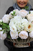 Cremona kompozycja kwiatowa w cynowanym ekskluzywnym naczyniu, dł.kompozycji 67 cm, wys.45 cm