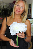 bukiet białych hortensji i róż Taormina, wys.30cm