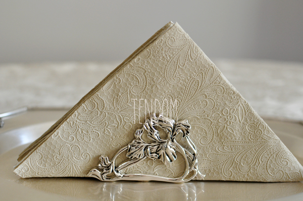 Iris posrebrzany serwetnik wym.6x9x3.5cm