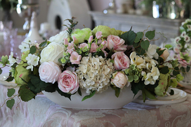 bardzo elegancka kompozycja kwiatowa Laos Illana, wys.30cm, dł.70cm