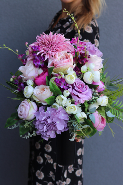 Helia, bogaty bukiet nagrobny, wys.55cm