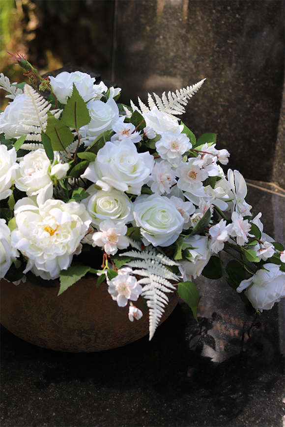 Lorient Wide, kompozycja nagrobna w misie