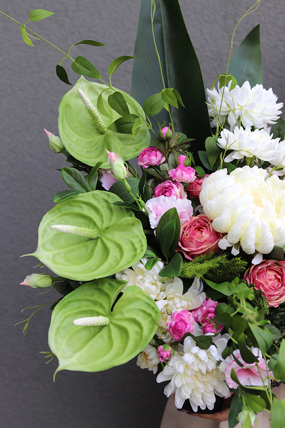 Medurena, elegancki bukiet nagrobny we wkładzie, wys.70cm