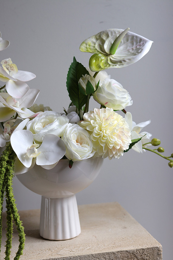 Wedding Day Leori, biała kompozycja w pucharze	