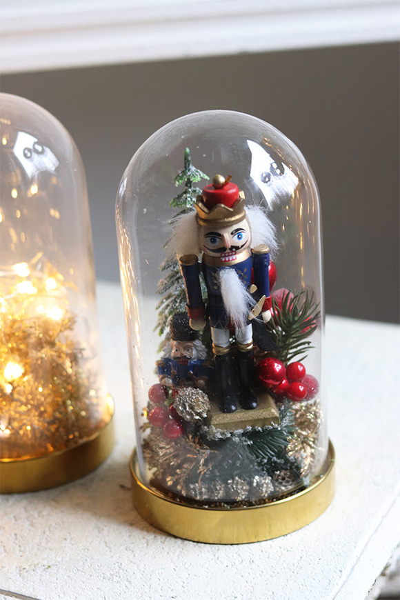 Dziadek do Orzechów Gold 2, stroik pod szklaną kopułą