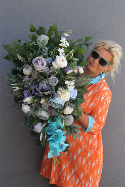 Nadia Blue, wiązanka nagrobna w niebieskiej tonacji, dł.80cm