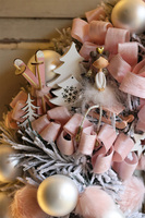 Pudrowa Kraina, świąteczny wianek z konikiem