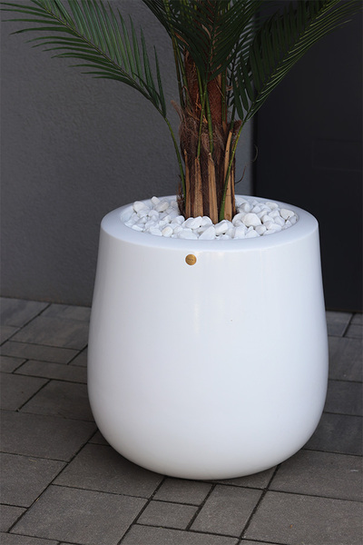 palma Greentia Fiberglass White, sztuczna palma w lśniącej donicy