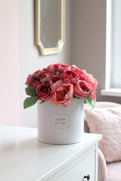 OD RĘKI Sweetie Peonies, flowerbox kwiatowy z peoniami, wys.27cm