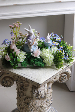 Grajek Morenia, stroik wielkanocny z zajączkami, wym.23.5x40cm