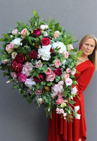 Memorista Nebrana, duża wiązanka nagrobna