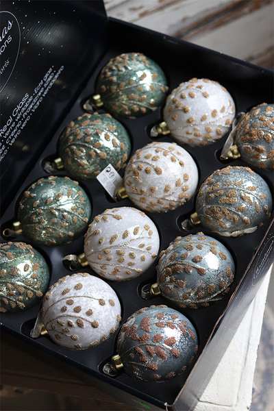 Misty Winter, błyszczące świąteczne bombki