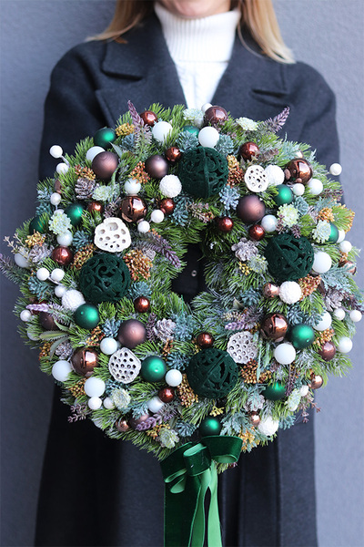 Dark Green, elegancki bożonarodzeniowy wianek, śr.37cm