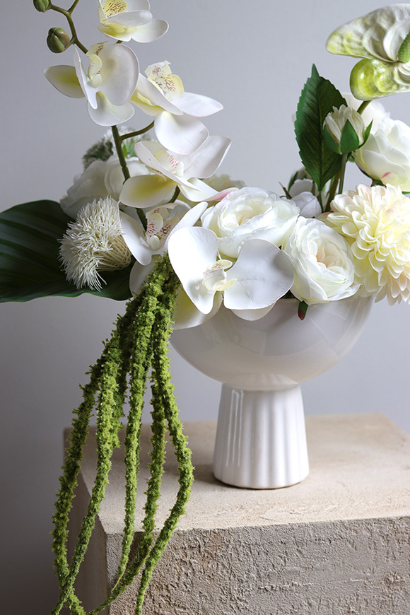 Wedding Day Leori, biała kompozycja w pucharze	