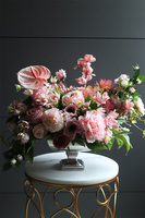 Anturium Lovita, różowa kompozycja kwiatowa w pucharze