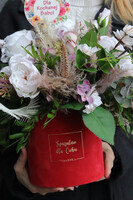 Ozaria, welurowy flowerbox na dzień babci