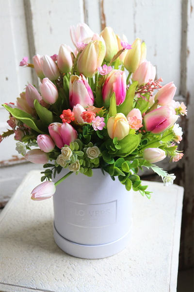 flowerbox z tulipanami, Modeno, wys.39cm