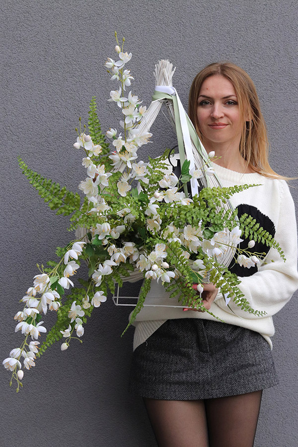 Biały Płomień, dekoracja nagrobna z lampionem