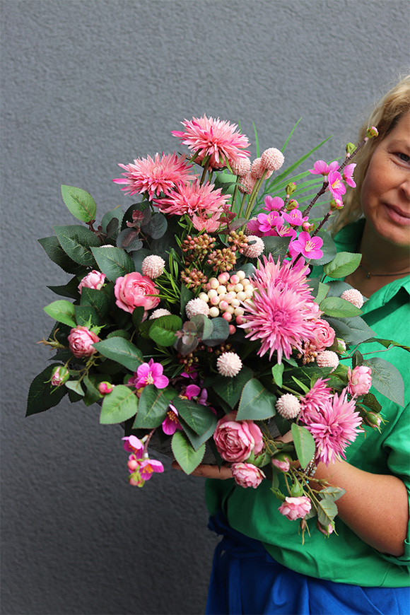 Różowa Dolina Volcan, kompozycja nagrobna w misie