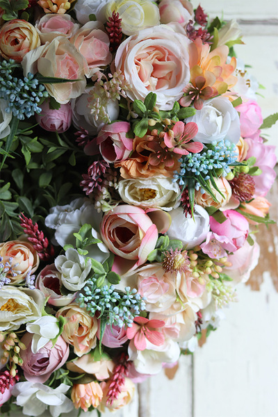 Aguilera, bogaty pastelowy wianek na drzwi, śr.32cm