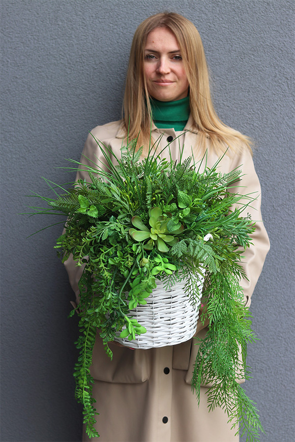 Green Basket, kompozycja z ziołami w koszu