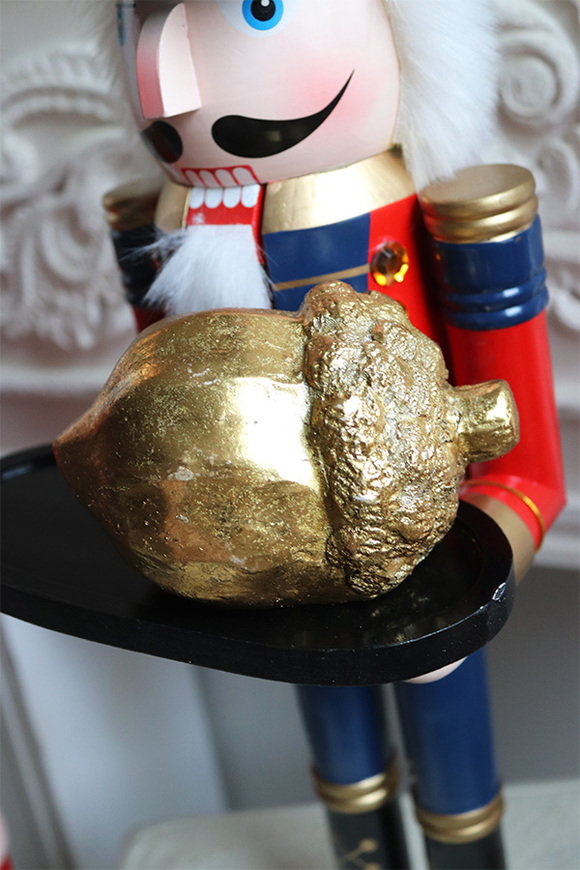 Żołądź Złoty, figurka dekoracyjna