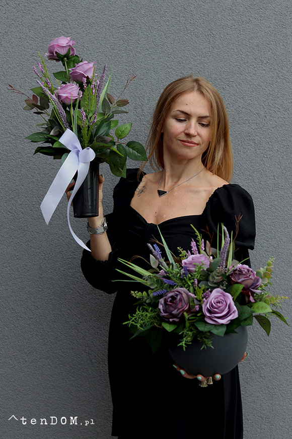 Violet Rose, bukiet nagrobny we wkładzie