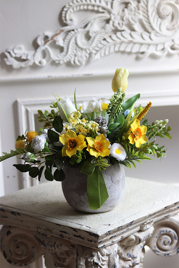 Śpij Aniołku, wiosenna dekoracja nagrobna