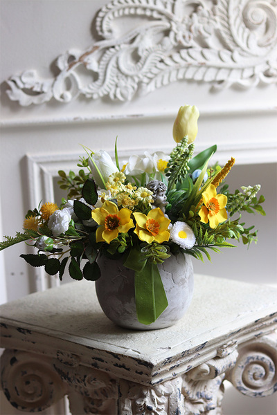 Śpij Aniołku, wiosenna dekoracja nagrobna