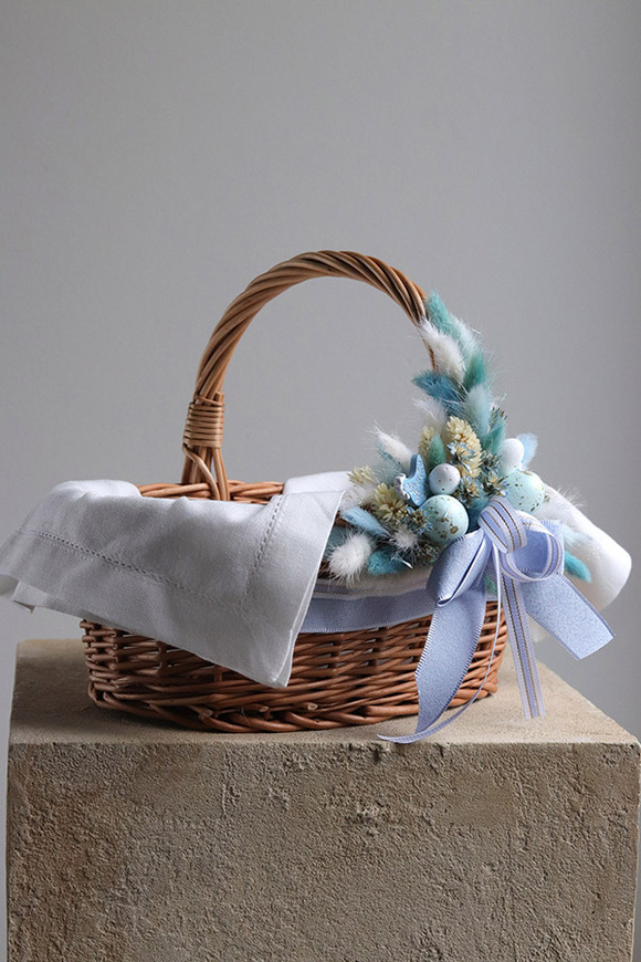 Blueni, dekorowany koszyczek wielkanocny