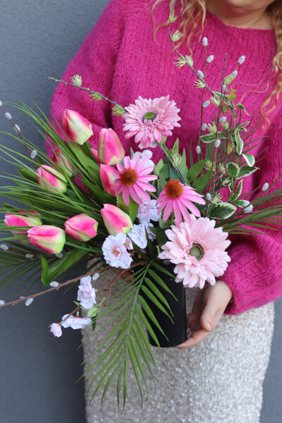 Różowy Ogród, bukiet nagrobny we wkładzie do wazonu