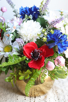 Mazuria Gold, kompozycja kwiatowa w naczyniu