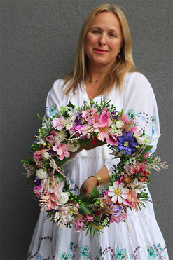 Łąka Ogrodea, różowy wianek na drzwi, śr.45cm